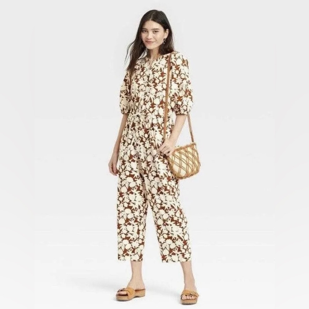 Universal Thread burnt orange and white floral jumpsuit. Perfect for fall!